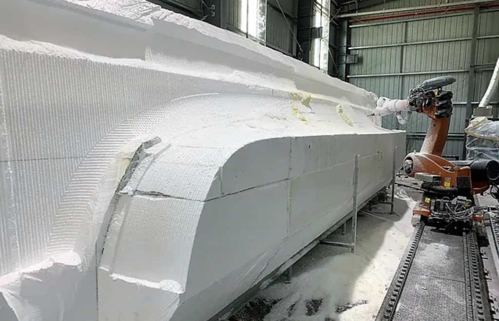 yacht milling